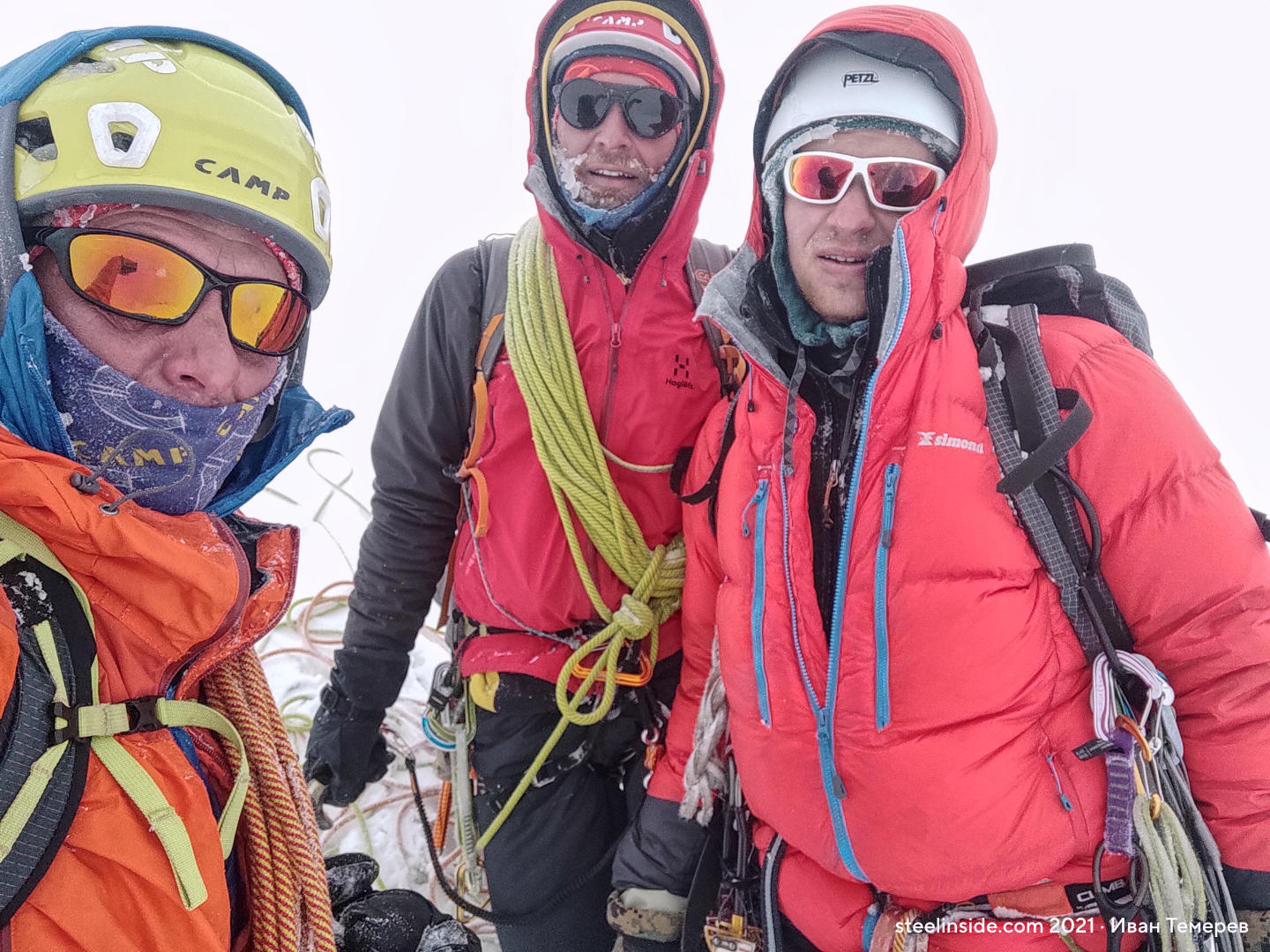 Ivan Temrev, Kirill Belotserkovskiy and Alex Tyulyupo at the summit of Korolyova