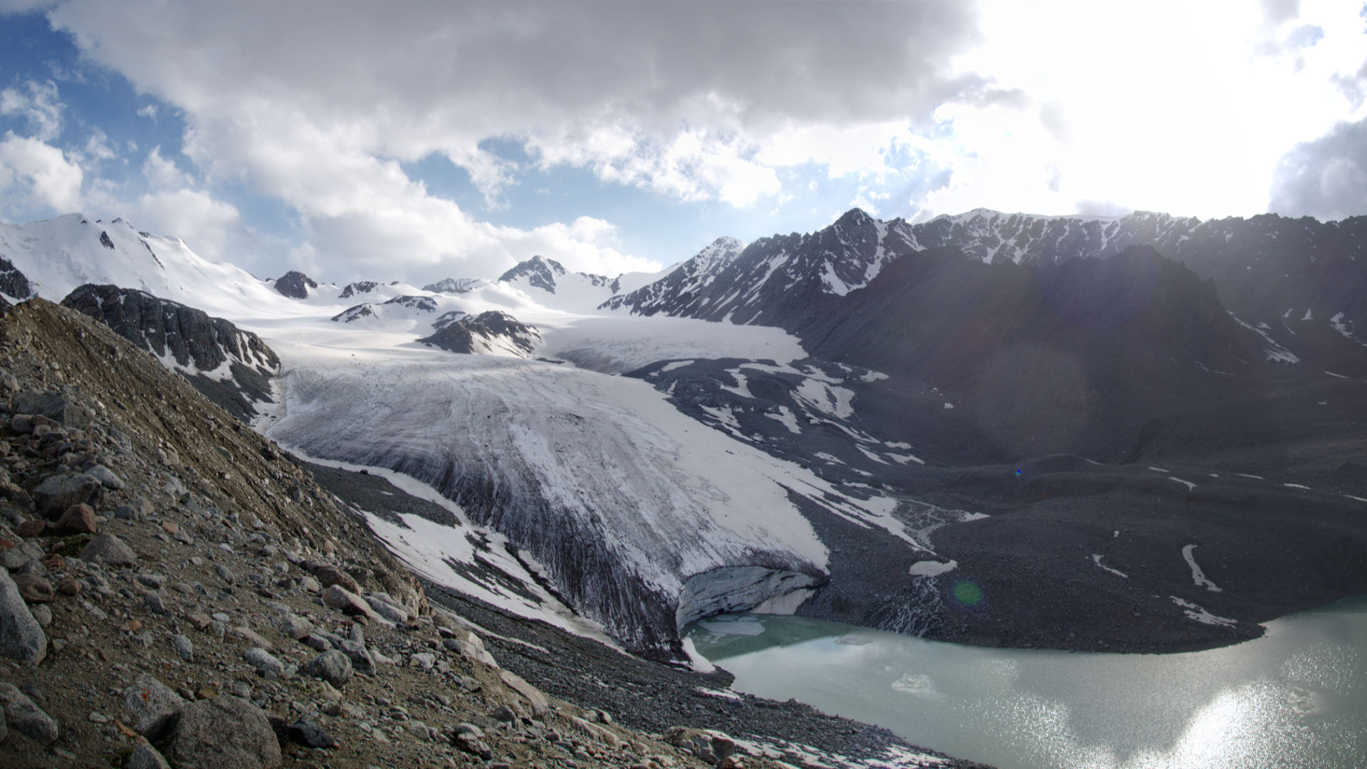 Ледник Горного института, верховья ущелья Тургень